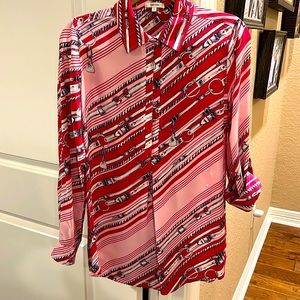 TYLER BOE BLOUSE. 👚 silk with long sleeves that can be rolled up